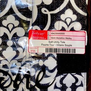 ThirtyOne Soft Utility Tote Medallion Medley print